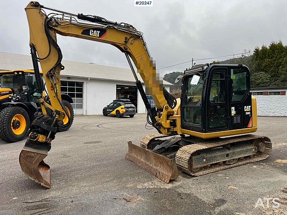 Caterpillar 308 Gravemaskin m/ rototilt, pusseskuffe, smalskuffe og graveskuffe