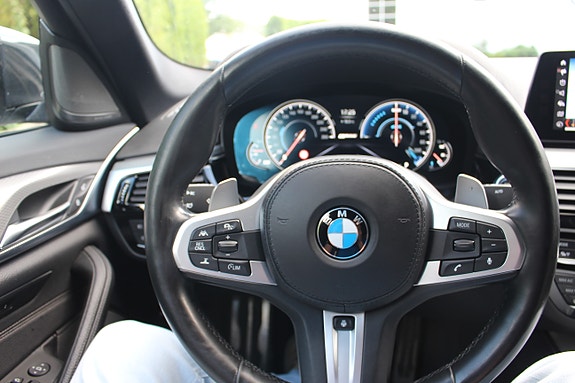 BMW 530e 16 of 30