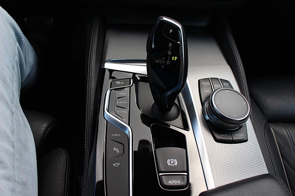 BMW 530e 18 of 30