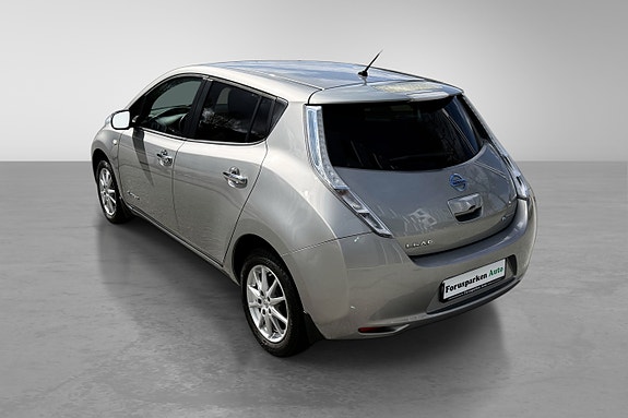 Nissan Leaf 7 of 30