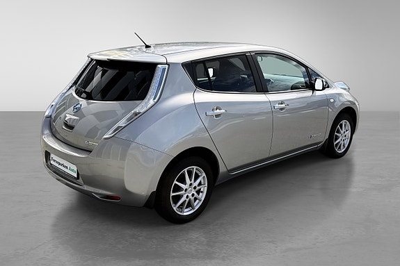 Nissan Leaf 5 of 30