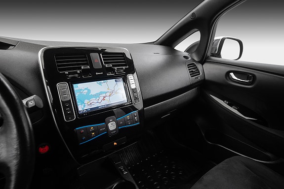 Nissan Leaf 26 of 30
