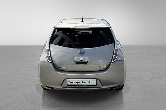 Nissan Leaf 6 of 30