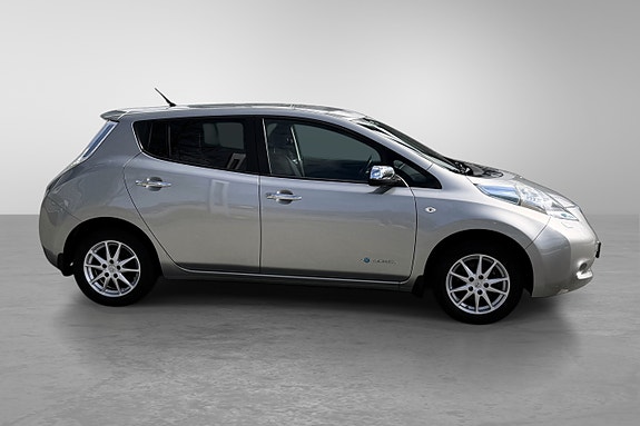 Nissan Leaf 3 of 30