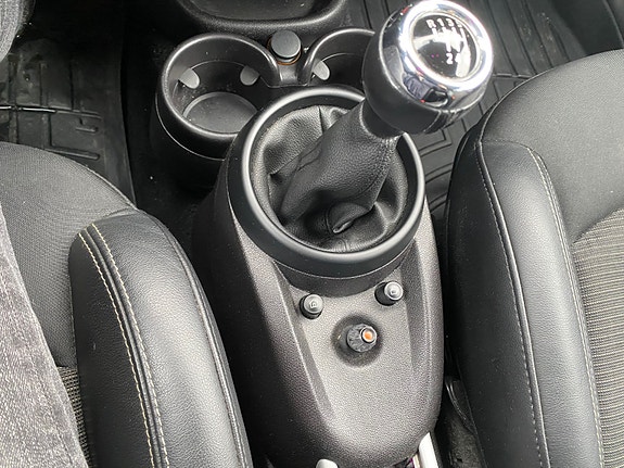 MINI Countryman Cooper D 22 of 30