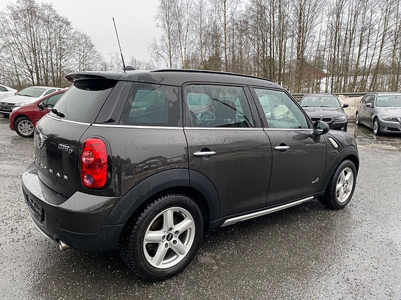 MINI Countryman Cooper D 9 of 30