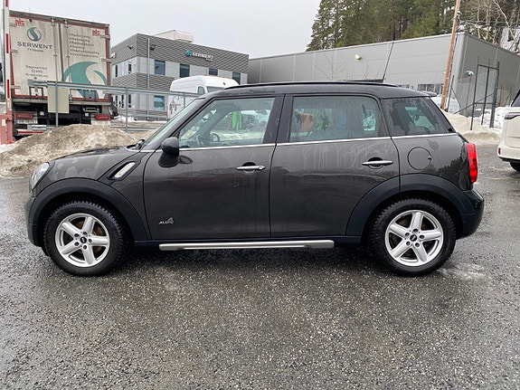 MINI Countryman Cooper D 2 of 30