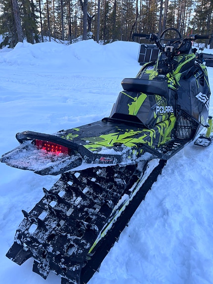 Polaris 650 RMK Khaos Slash 2 of 5