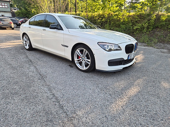 BMW 740d 4 of 12
