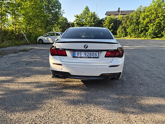 BMW 740d 7 of 12