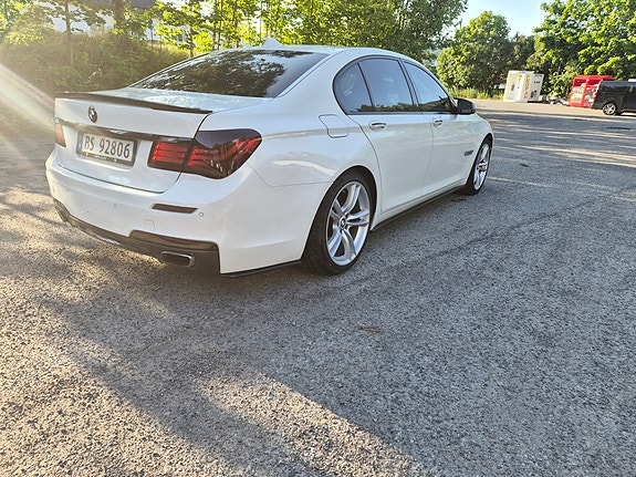 BMW 740d 6 of 12