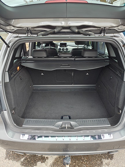 Mercedes-Benz B180 12 of 13