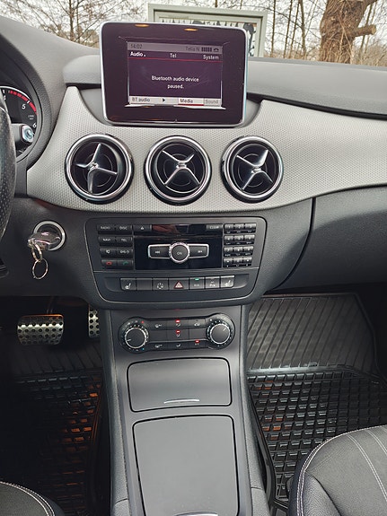Mercedes-Benz B180 7 of 13