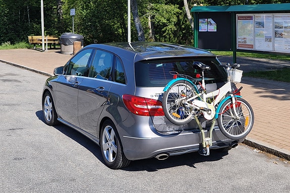 Mercedes-Benz B180 3 of 13