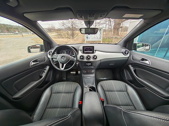 Mercedes-Benz B180 6 of 13