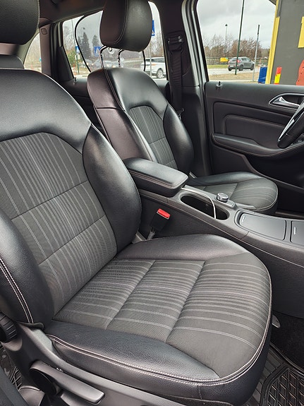 Mercedes-Benz B180 9 of 13