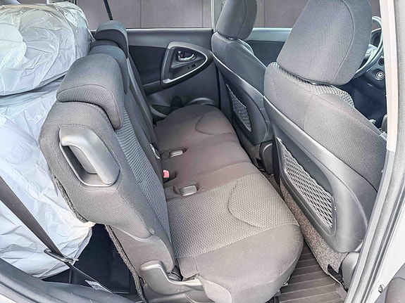 Toyota RAV4 11 of 14