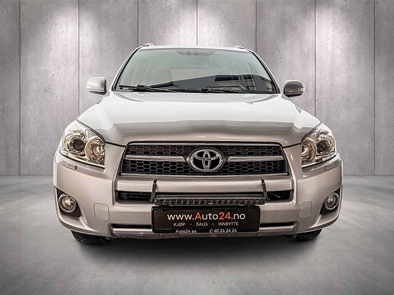 Toyota RAV4 5 of 5