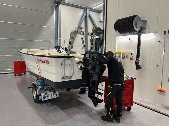 Service på påhengsmotor