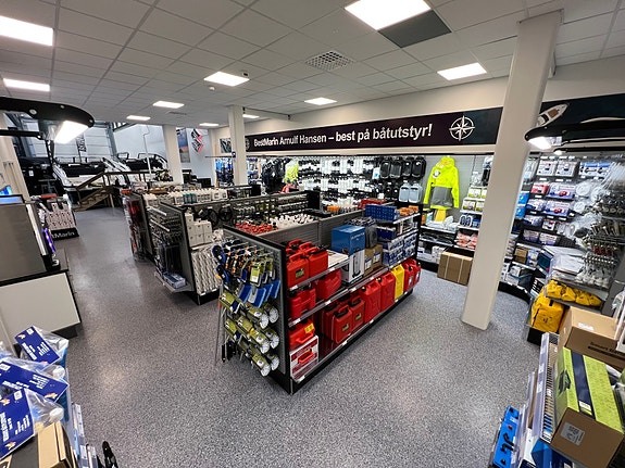 Medlem av BestMarin kjeden - godt utvalg av båtutstyr i butikk