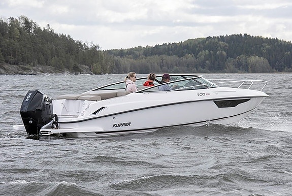 Flipper 700 DC med Mercury 300 Utstillingsmodell