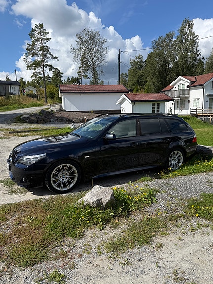 BMW 525i 4 of 12