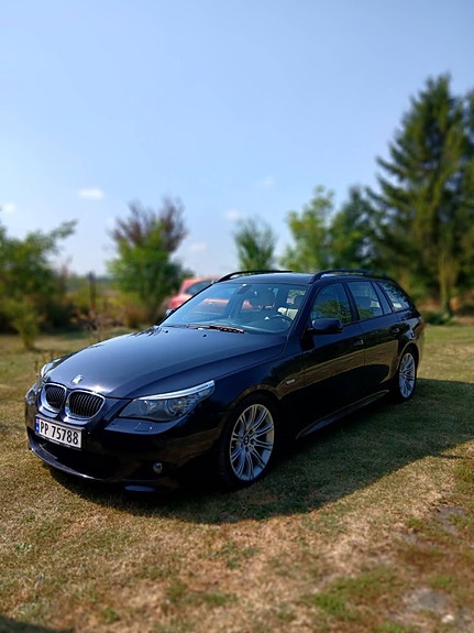 BMW 525i 2 of 12