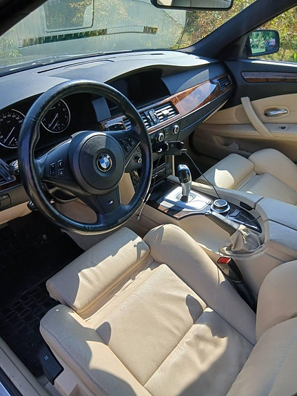 BMW 525i 7 of 12