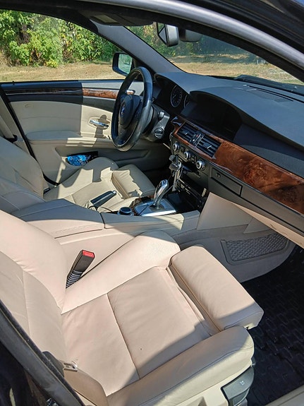 BMW 525i 6 of 12