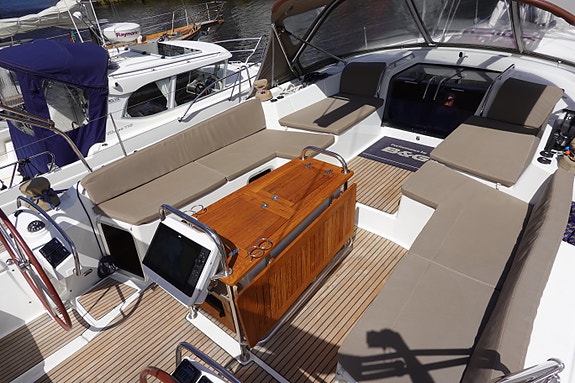 Jeanneau Yacht 57 27 of 30
