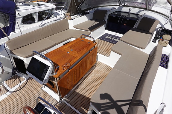 Jeanneau Yacht 57 28 of 30