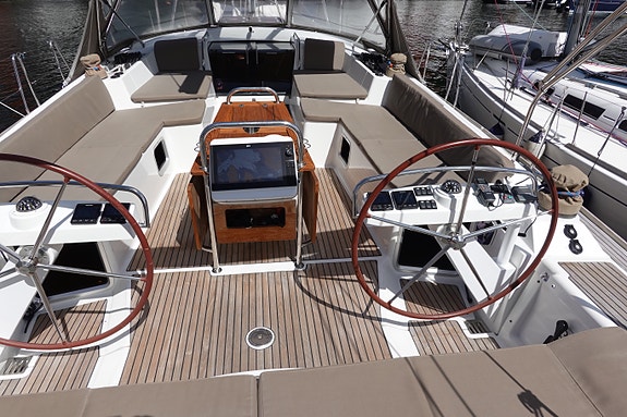 Jeanneau Yacht 57 25 of 30
