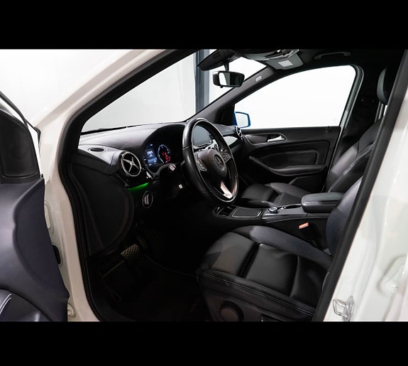 Mercedes-Benz B250 e 8 of 9