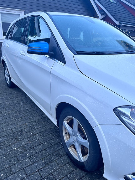 Mercedes-Benz B250 e 5 of 5