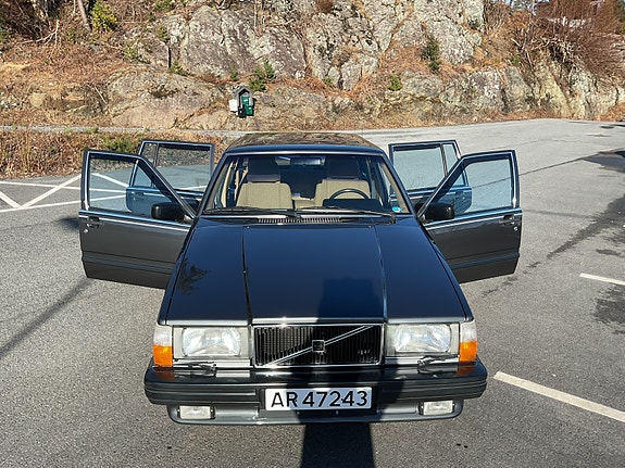 Volvo 740 3 of 30