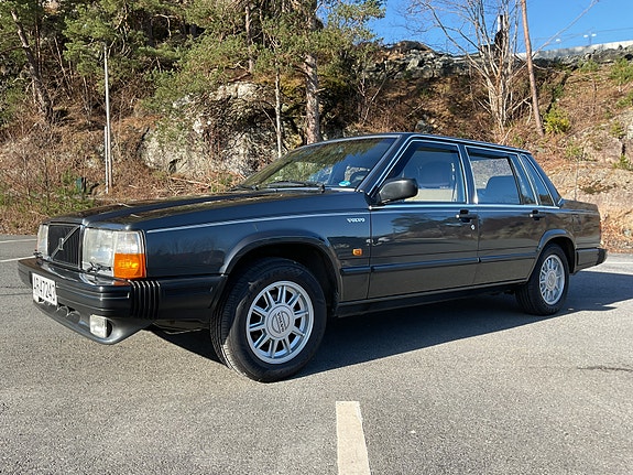 Volvo 740 18 of 30