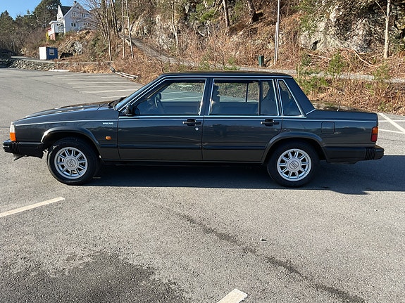 Volvo 740 16 of 30