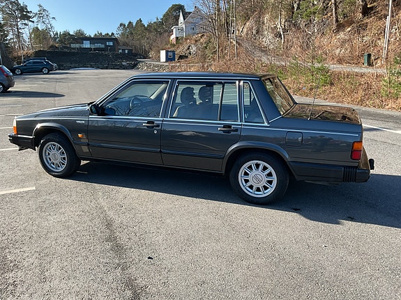 Volvo 740 15 of 30