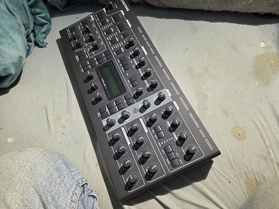 Product image 2 of 10