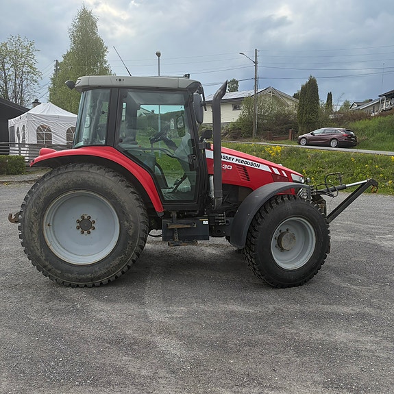 Massey Ferguson MF5430 2 of 5