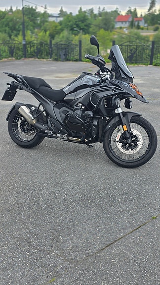 BMW 2024 BMW R 1300 GS "BLACK WIDOW" - Fullspekket med alt utstyr! 3 of 22