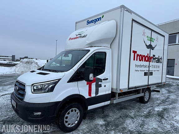 Ford E-Transit Kun 3 758 km, sideåpning.