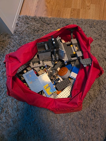 4kg med lego. inneholder starwars technic og div