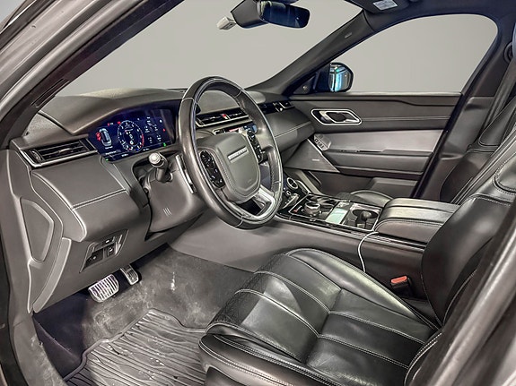 Land Rover Range Rover Velar 11 of 26