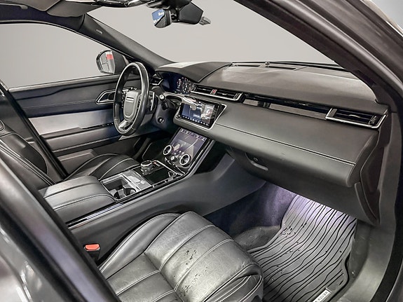 Land Rover Range Rover Velar 15 of 26