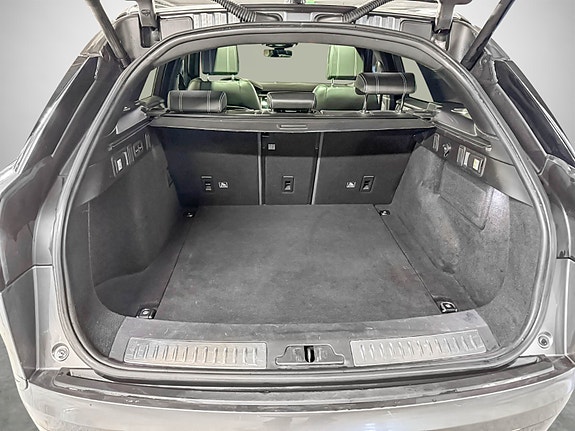 Land Rover Range Rover Velar 23 of 26