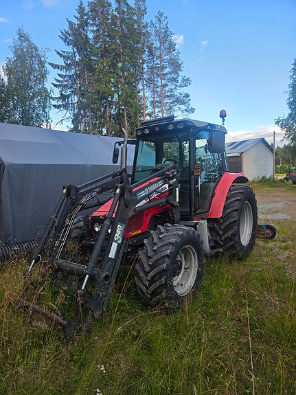 Massey Ferguson 5455  MVA-FRI 2 of 19