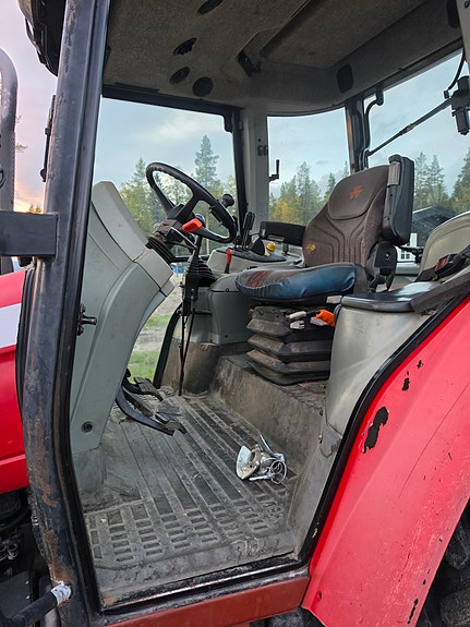 Massey Ferguson 5455  MVA-FRI 13 of 19