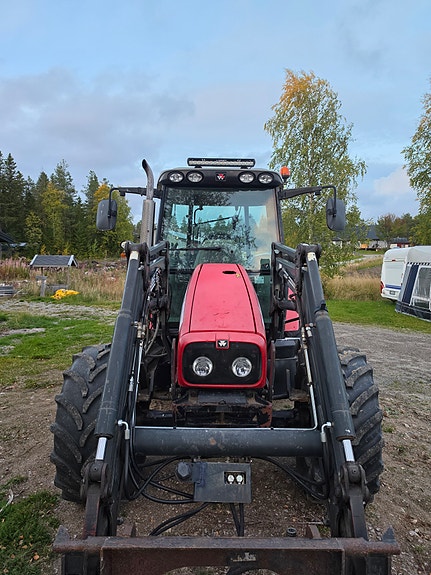 Massey Ferguson 5455  MVA-FRI 5 of 19