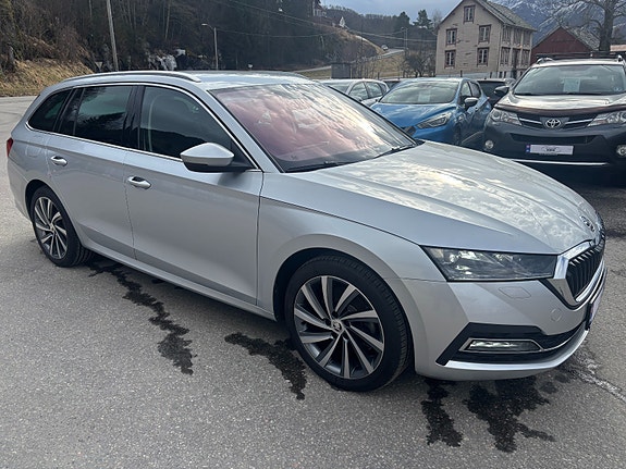 Skoda Octavia 3 of 5